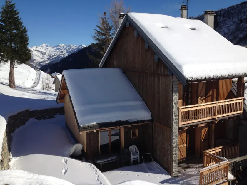 * chalet vista mont blanc à celliers  . Domaine skiable de valmorel - Image 1