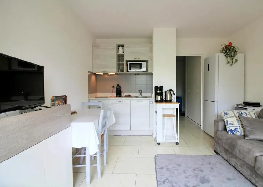 Studio-cabine, accès direct port et plage, les pieds dans l'eau - Image 1