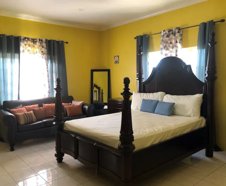 This villa is permanently closed !  - Image 1