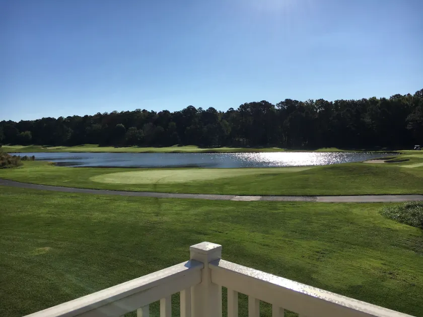 Golf Course & Lakefront Retreat  4BR  Sleeps 8  Gated Community Near Ocean City - Image 1
