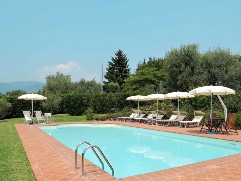 Dejlig lejlighed i villa med pool, WIFI, TV, terrasse, kæledyr tilladt og panorama udsigt - Image 1