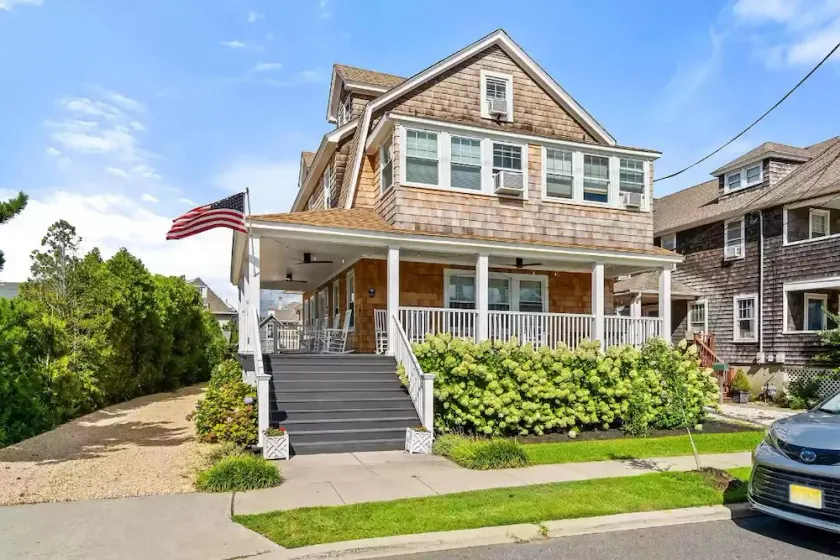 A block to Beach and 2 to Bay: Cozy 2-bedroom Condo, Bay Head, New Jersey Shore - Image 1