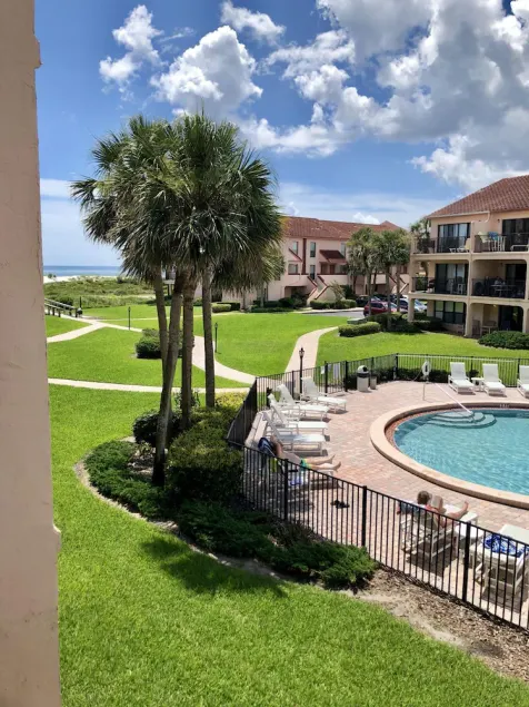 SP12220 - 2 Bed, 2.5 Bath Bright and Sunny South-Facing condo with ocean views, - Image 1