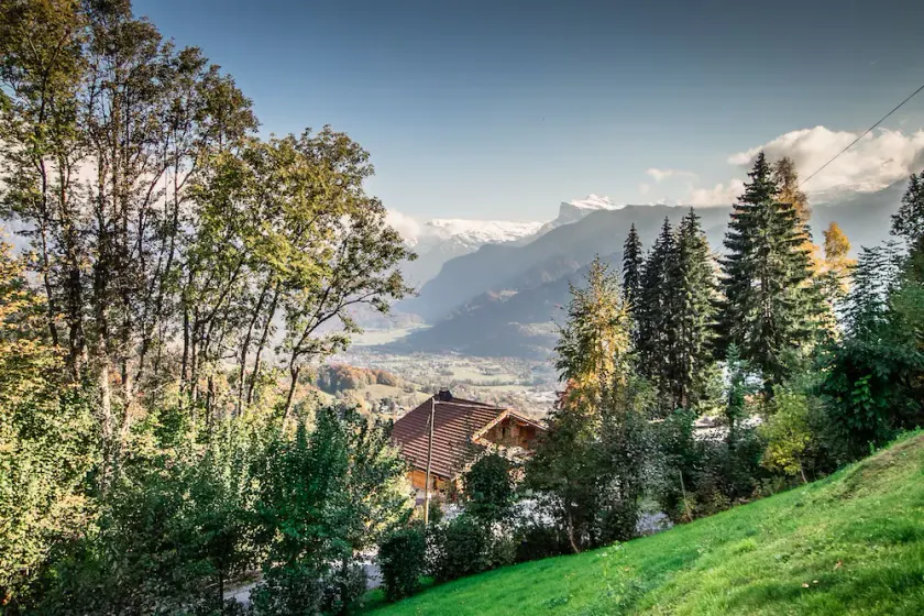 Chalet with hottub, suana and spectacular views - Image 1