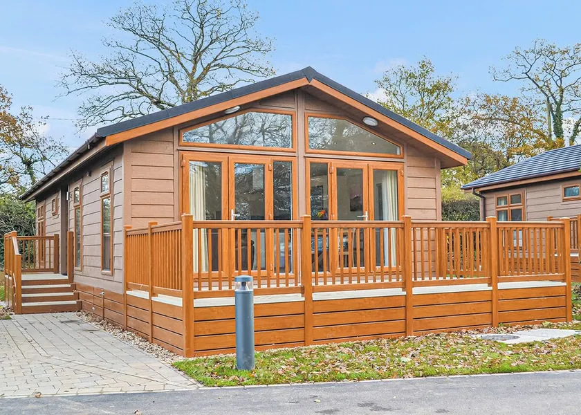 2 bedroom accommodation in Holton Heath - Image 1