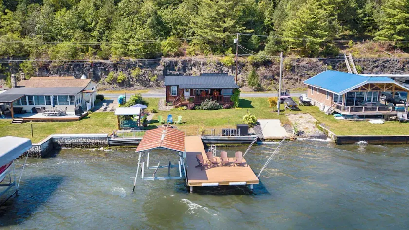 Die Trottage: \"Modernes 2 Schlafzimmer Seneca Lake Home\" - Image 1
