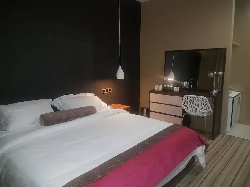 La Signature Guest House - Image 1