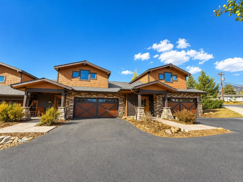 Luxurious Dog-Friendly Townhome Near Lake Estes with Fantastic Views - Image 1