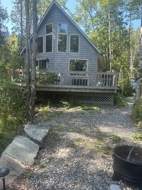 Skovbevokset sommerhus i byen med havudsigt, gå til Marina, Restraunts - Image 1