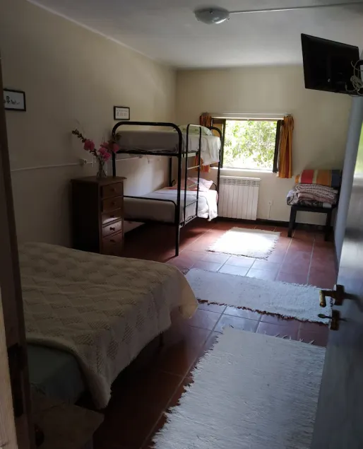 Quarto 2 Pessoas +1 Beliche .casa de Banho Privativa no Corredor - Image 1
