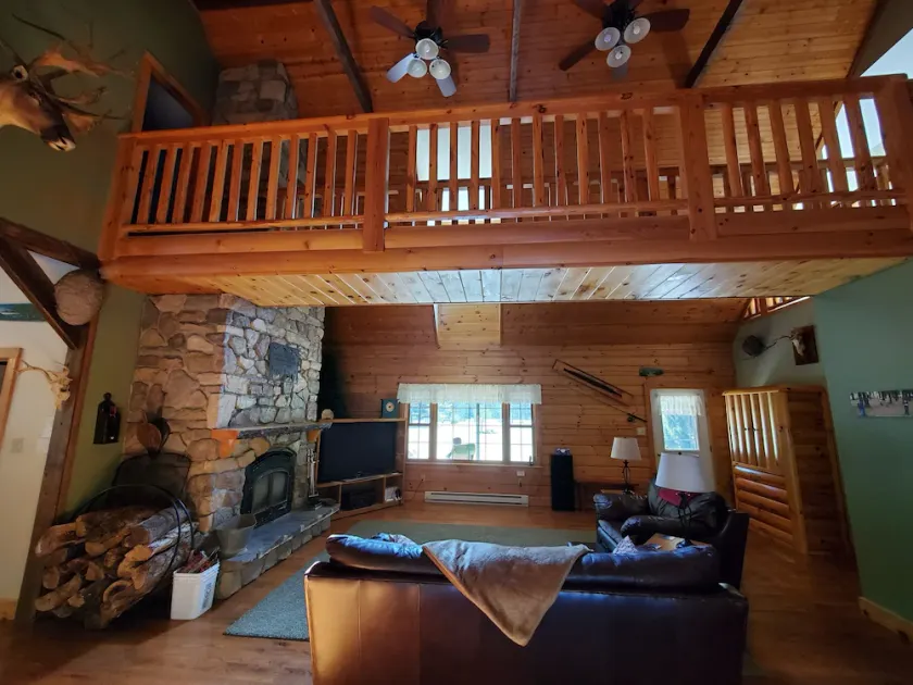 English Center Cabin - Image 1
