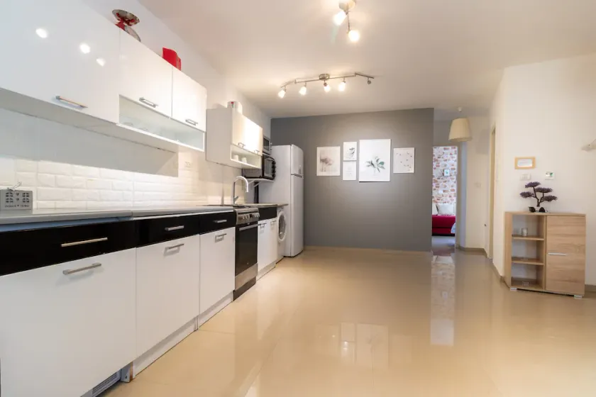 Heart of Geula T3 Apartment - Image 1
