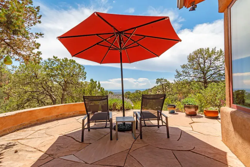 Spacious Eco-Friendly Perch - Image 1