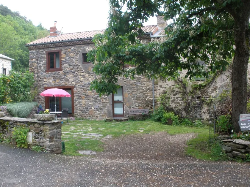 4* located in small village in Auvergne in the middle of the country - Image 1