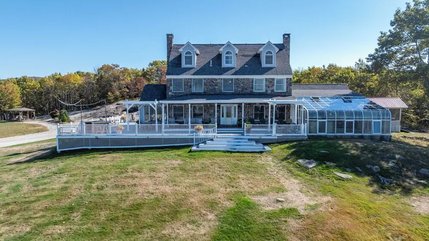 Private 52 Acre Mountain Top, Heated indoor Pool & Spa, Pond, Trails, 5 bedrooms - Image 1