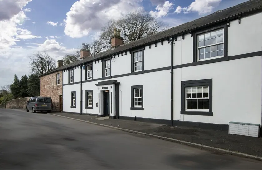 Magnificent stone built house for 10-17 on the stunning Annandale way - Image 1