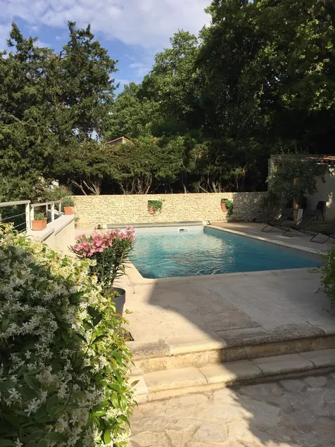 Smuk villa, 2 minutter fra Avignon, med en privat pool. - Image 1