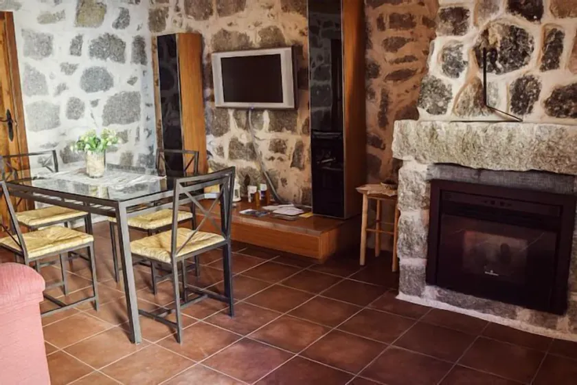 Self catering El Rincón de Iruelas for 4 people - Image 1