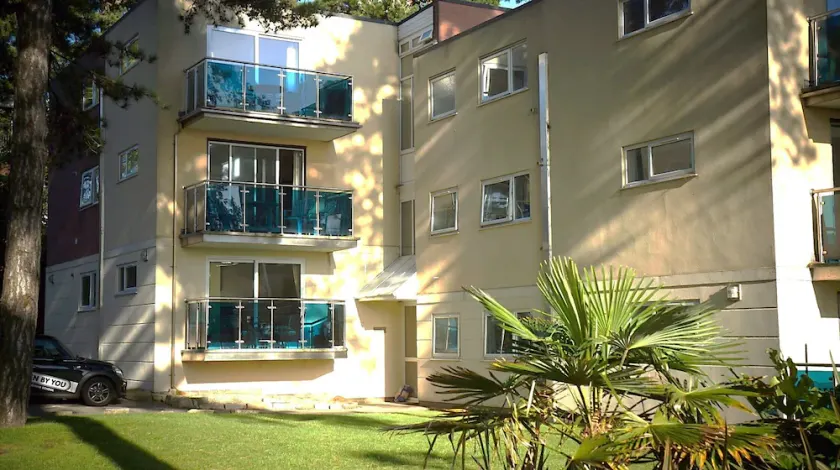 Your holiday is just 100m from award winning beaches on Sandbanks peninsular. - Image 1