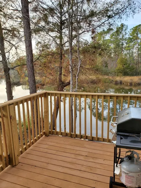 Peaceful Cabin on the Water fishing boat 3br 2 ba fishing from the back porch - Image 1