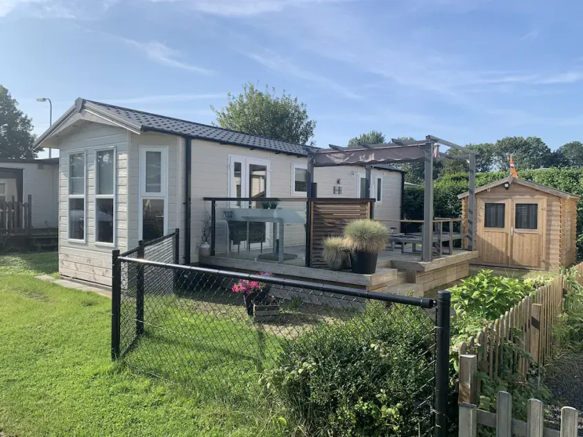 Chalet mit Terrasse, Pool und Garten | Nah am Strand | Haustiere sind willkommen - Image 1