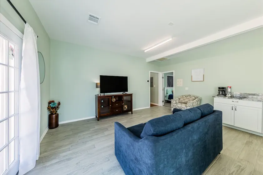 Peaceful Harvest Home in Hutto - Image 1