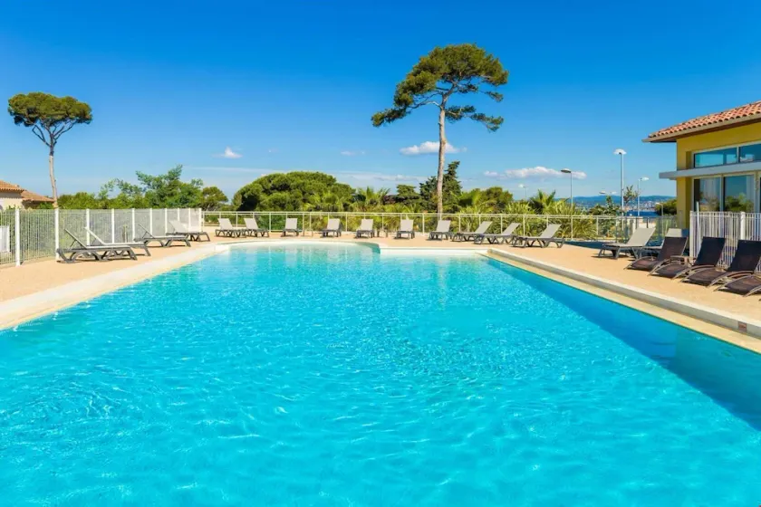 Appartement moderne pour 4 près de la plage - Image 1