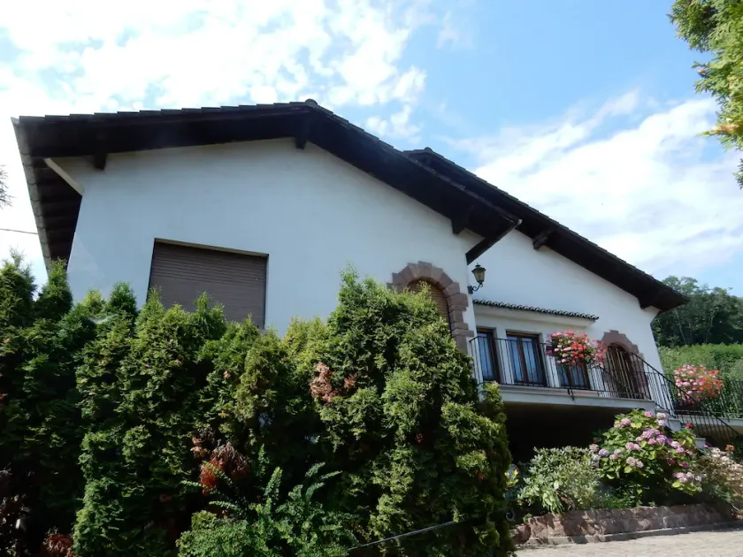 Cottage in character house with magnificent view - Image 1