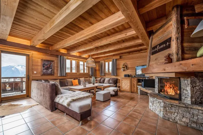 Chalet, ski-in/ski-out & foot of the slopes, sauna, balcony, fireplace or stove, parking, tv, 150m² - Image 1