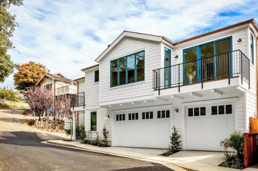 Maison de luxe toute neuve - À quelques pas de la plage de Capitola ! - Image 1