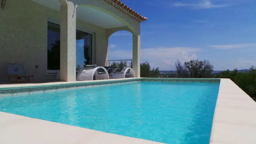 Villa mit Pool und Panoramablick - Image 1