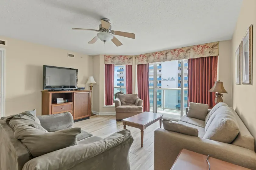 Malibu Pointe - 705 - Image 1