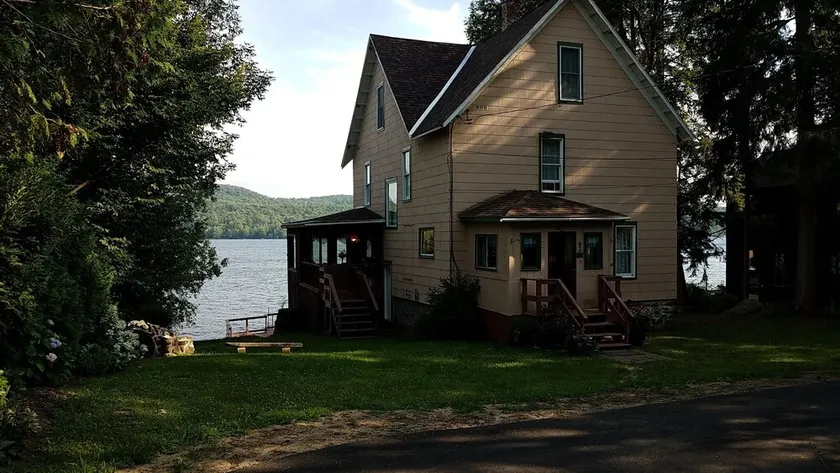 Adirondack Lake house  - Image 1