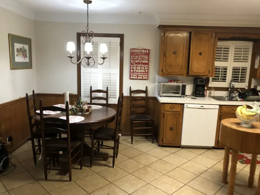 Masters Rental - walk to golf course - 4 bedrooms  - Image 1