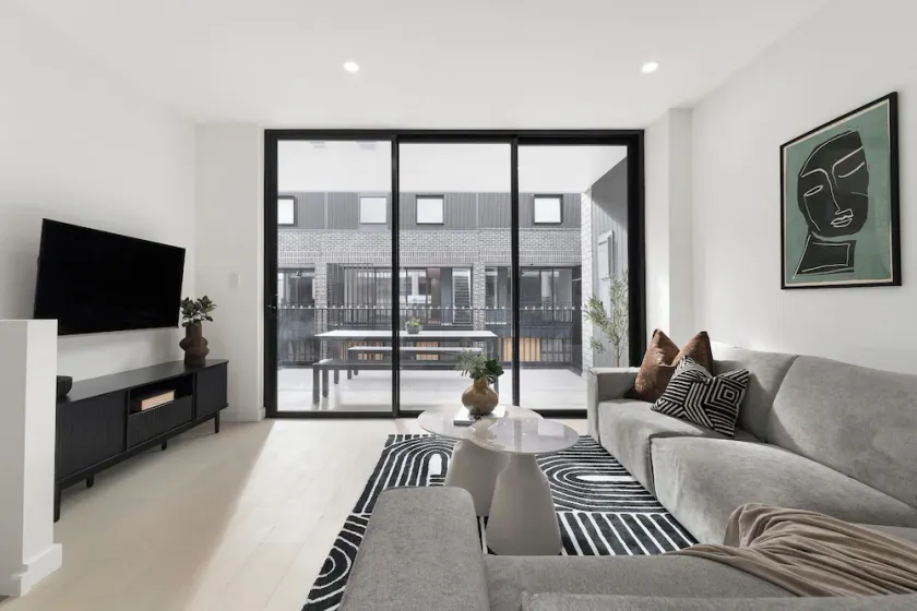 The Otto by Urban Rest - Image 1