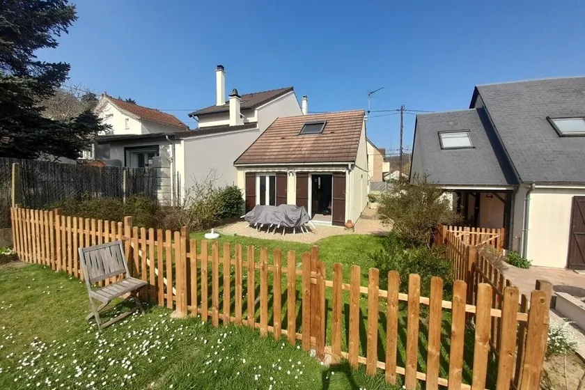 Quiet gite with garden 300 m from Le Guichet rer station - Image 1