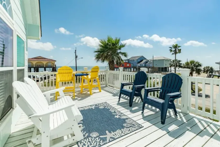 Gulf Beach Breeze - Scenic Beach, Bridge & Blue View - Image 1