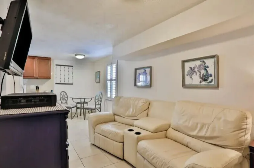 Snowbirds 50% -Unit 1-1BR -50 ft Flagler Beach located downtown!- - Image 1