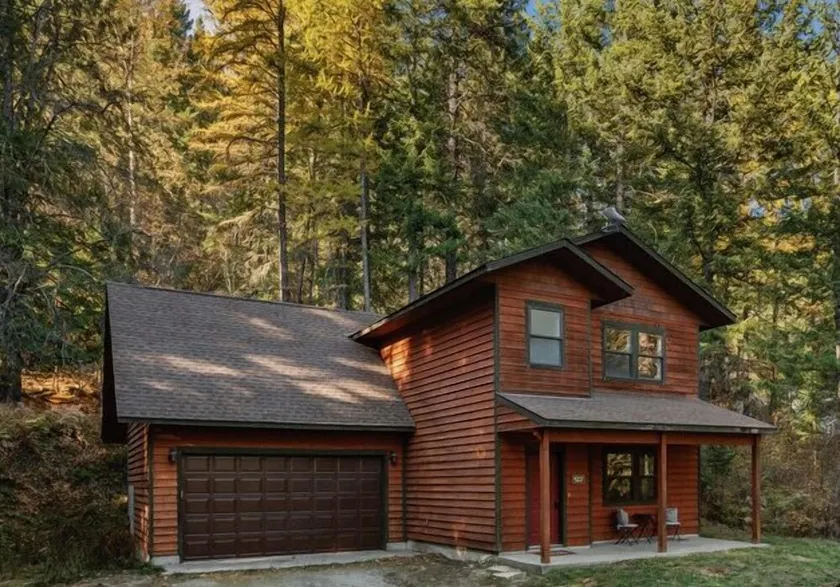 Family Home - Sandpointschweitzer - Image 1