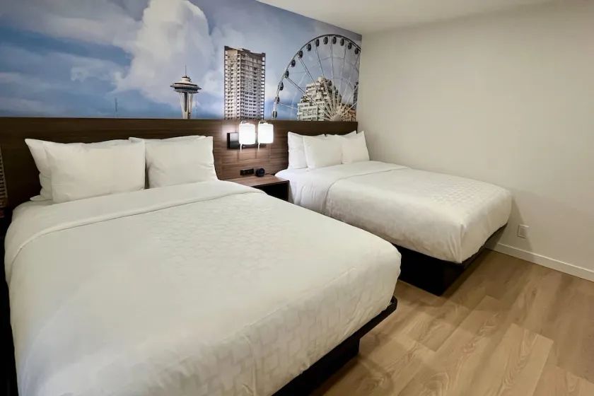 Clarion Pointe Kent - Seattle South - Image 1
