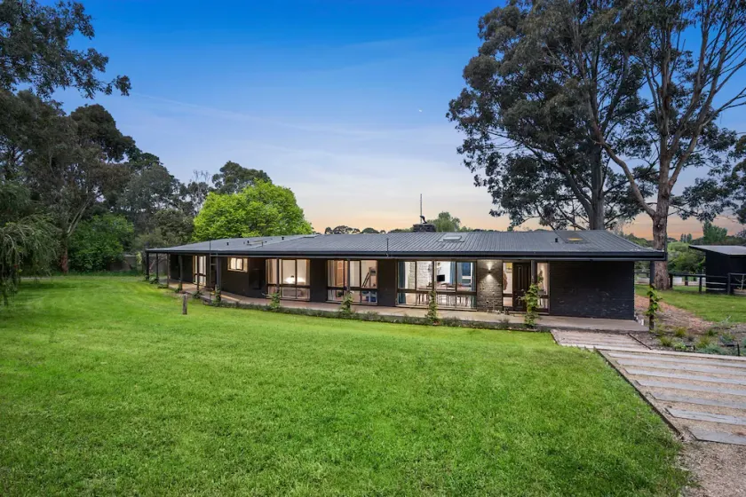 ‘Jodeline’ Lakehouse by the Coast - Image 1
