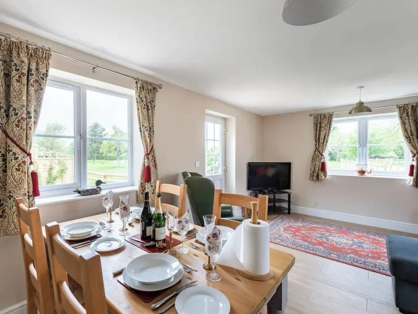 Alojamiento de 2 habitaciones en Lower Wick, near Dursley - Image 1