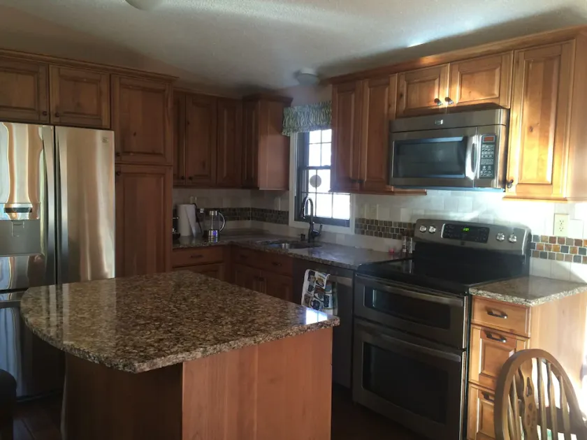Cozy 3br cabin 5 minutes (1.5 miles) from Okemo Mountain Base - Image 1