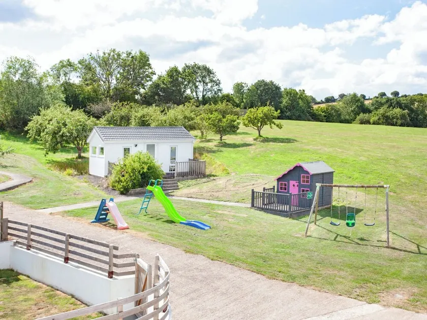 2 værelses bolig i Cheriton Bishop - Image 1