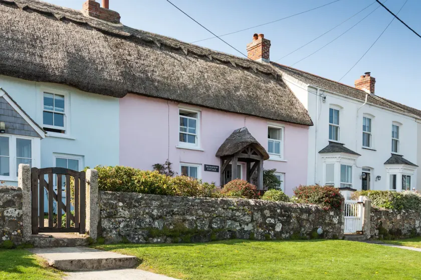 Just a stone's throw away from the water's edge, thatched Trevarrow Cottage is the ideal place to un - Image 1