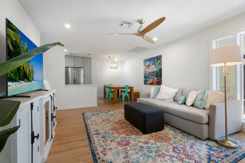 Mid-Century 3/2 Near Downtown/Siesta Key/SMH - Image 1