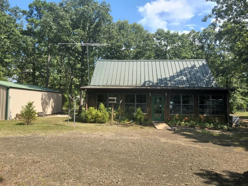 Rustic cabin Broaddus, Tx. 1m to Powell Park Marina Lake Sam Rayburn - Image 1