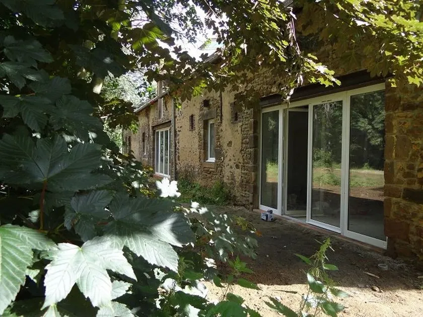 Renovated Farm Near Le Mans: 4 Bedrooms, Modern Amenities, Countryside Bliss, Sleeps 8 - Image 1
