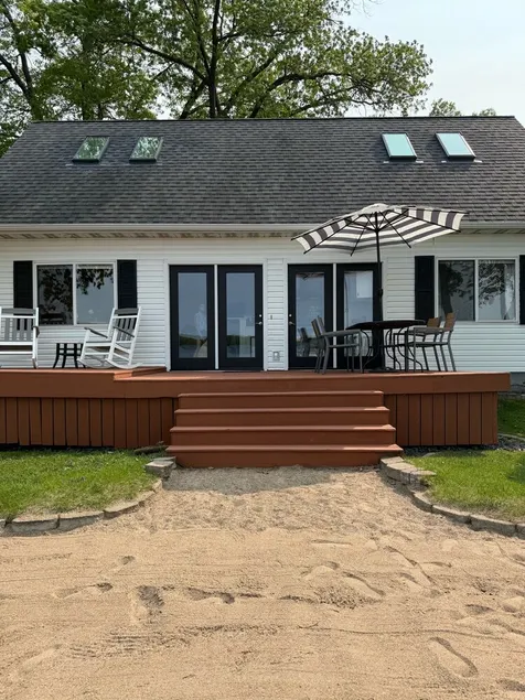 Lake House Is Close To Minneapolis, But Far From Your Normal Routine. - Image 1
