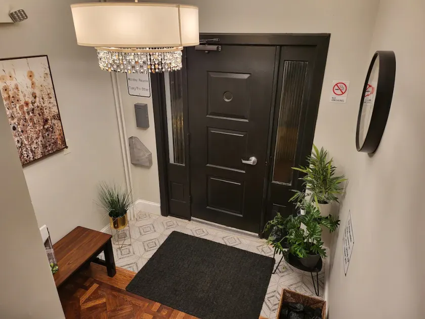 Very Clean and Comfortable 3 Bedroom -  Near Everything.  - Image 1